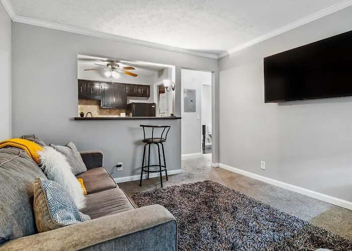 Cozy Nashville Condo - Pets Welcome, Free Park