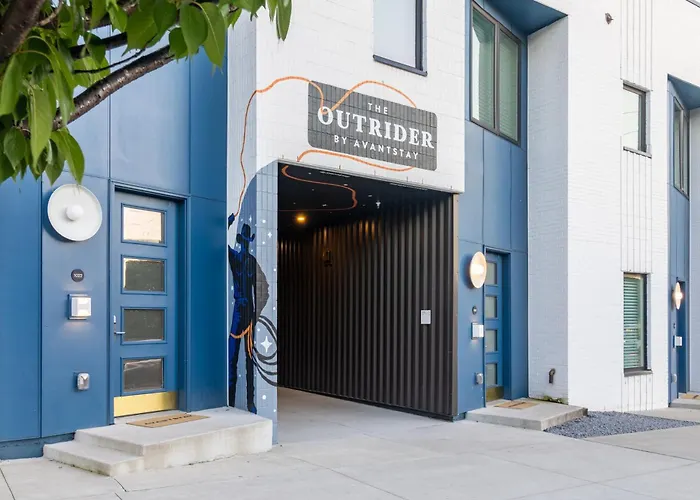Outrider 1024 By Avantstay Private Balcony Minutes To Broadway Downtown
