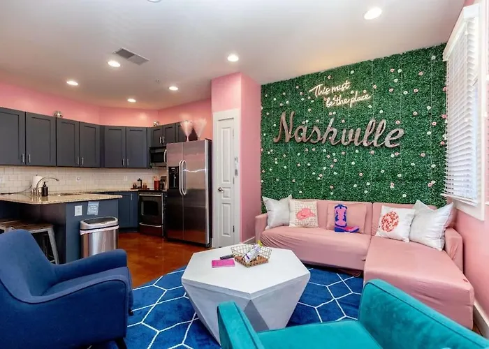 Pinkbme - 8 Min To Downtown, Free Parking