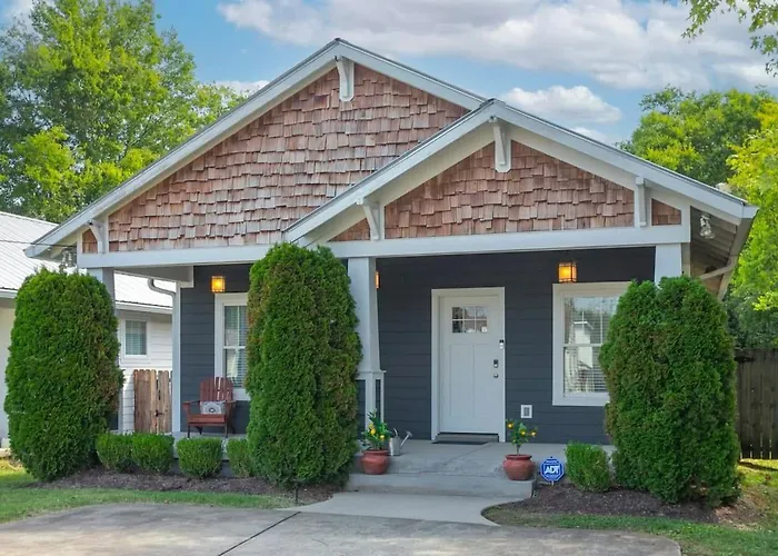 July Discount! Cottage Close To Downtown, Yard