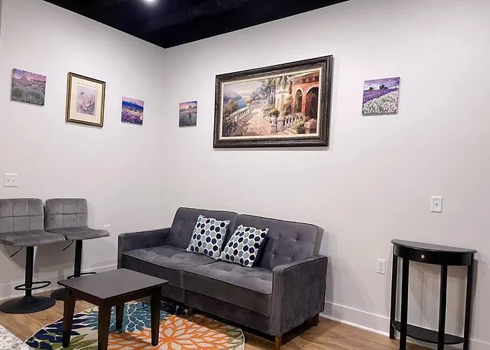 French Lavender Studio Close To Downtown