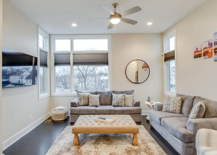 Stylish Home Private Rooftop Perfect Location