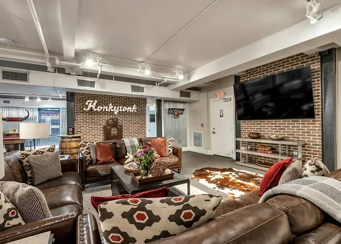 Nashville Honky Tonk Suite 6 Bedroom By Maddox Hotel