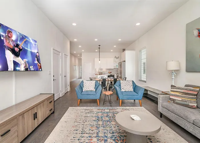 Jade - Private Patio And Balcony - Near Germantown