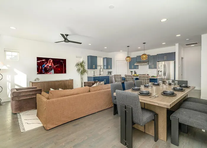 Sunspire-Private Deck-In East Nashville