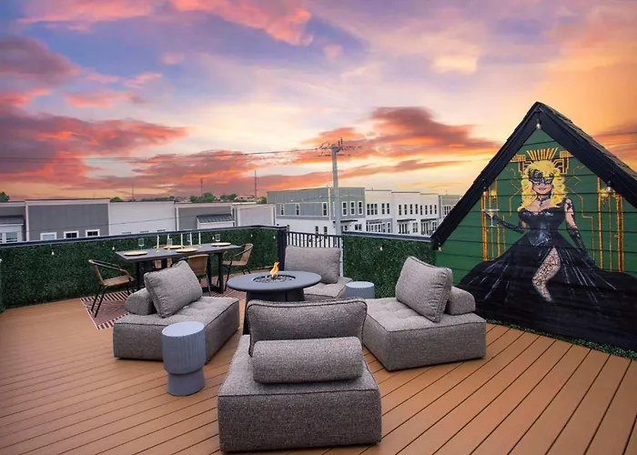 Rooftop Deck Hot Tub Fire Pit Sleeps 10