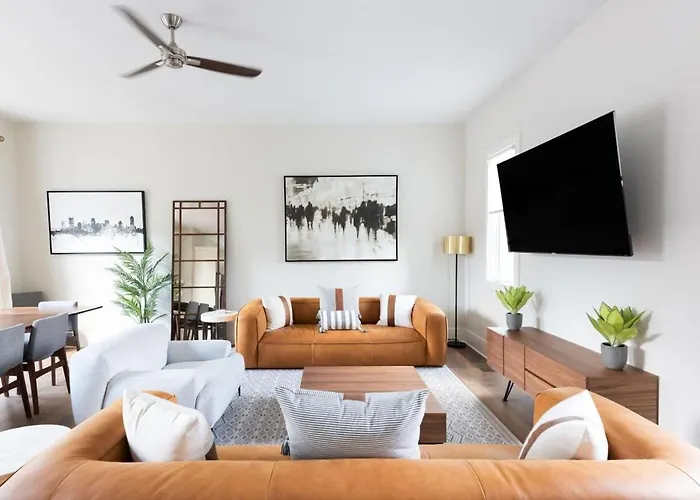 Luxurious Germantown Homes For Groups