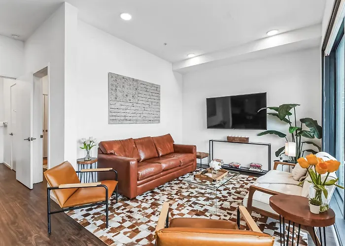 Chic Condo For 8 In Desirable Gulch Neighborhood
