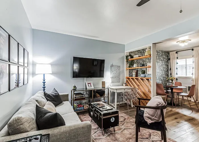 Trendy Studio For 4 With Community Pool