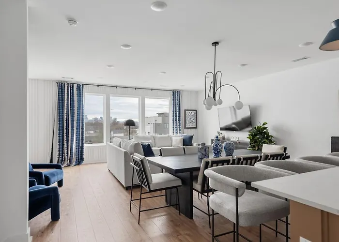 Ivy And Ivan At The Lucy By Stay Local Nashville