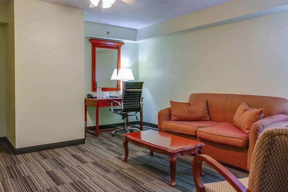 Alexis And 3* Nashville