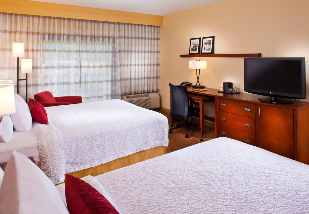 Courtyard By Marriott Airport 3*