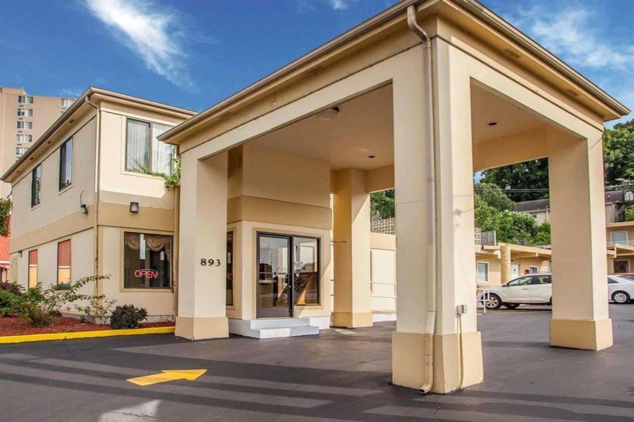 Hotel Rodeway Airport