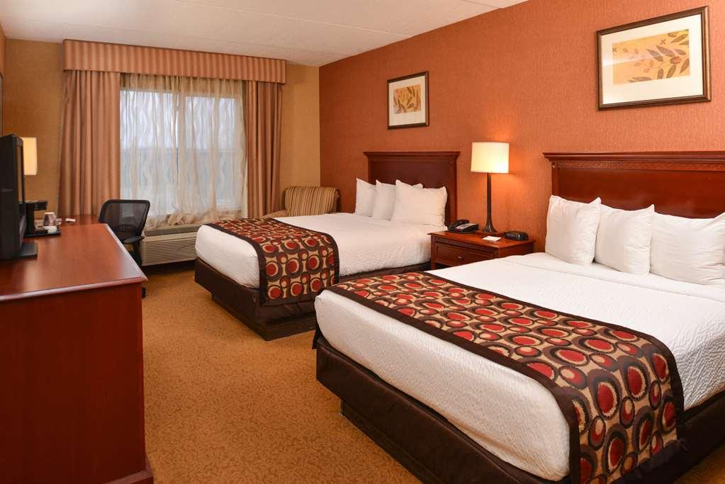 Country & By Radisson Airport Tn Hotel 3*