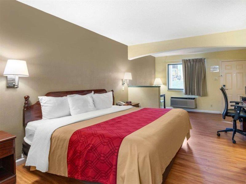 Hotel Comfort & Near Tanger Outlets I-24 Antioch 3*