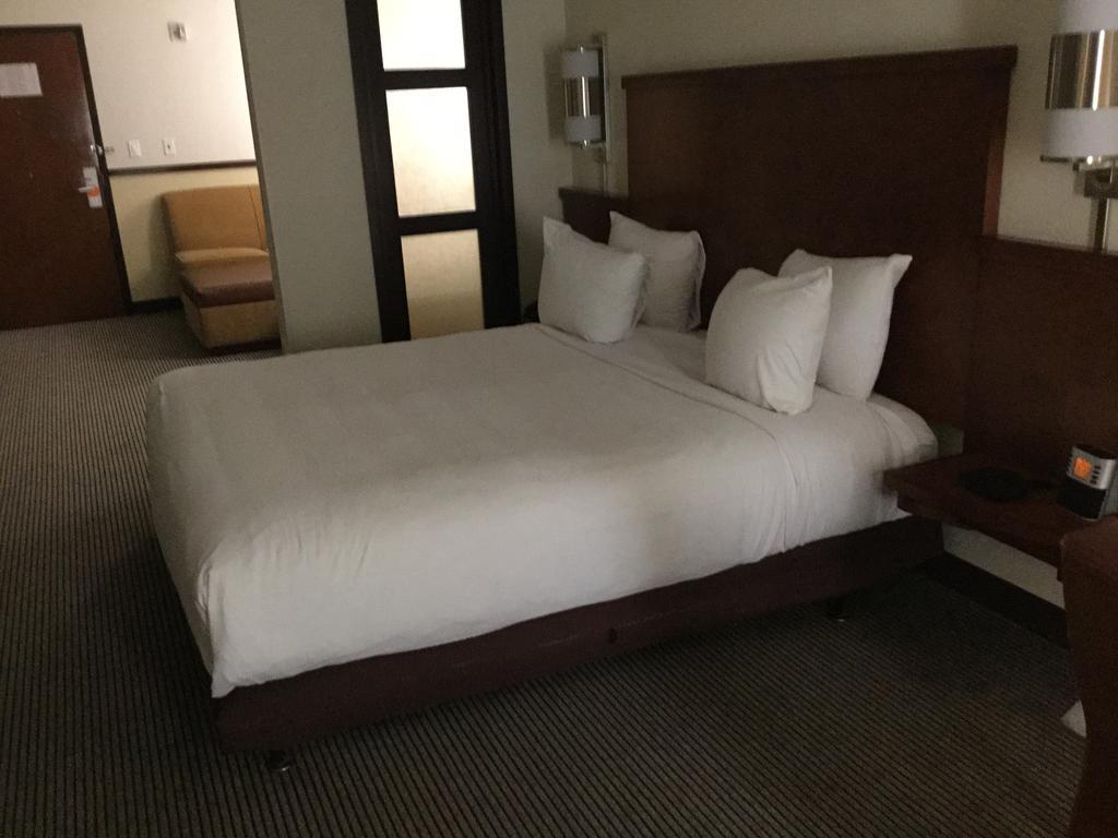 Hyatt Place Airport 3*