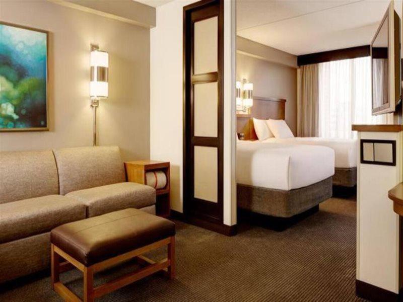Hyatt Place Airport Hotel