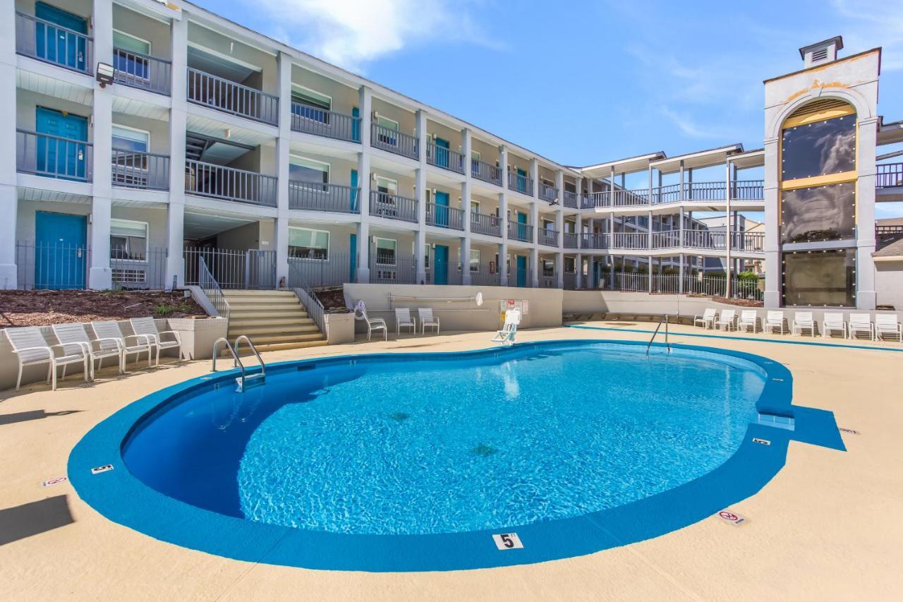 Red Lion & Airport Nashville