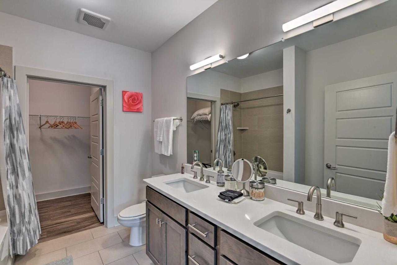 Apartment Modern 7 Mi To Downtown! *