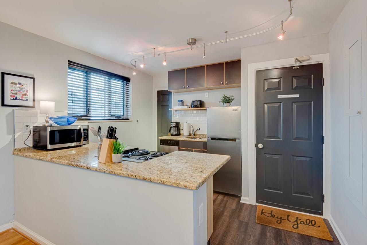 Flat W/view Walkable -207 *
