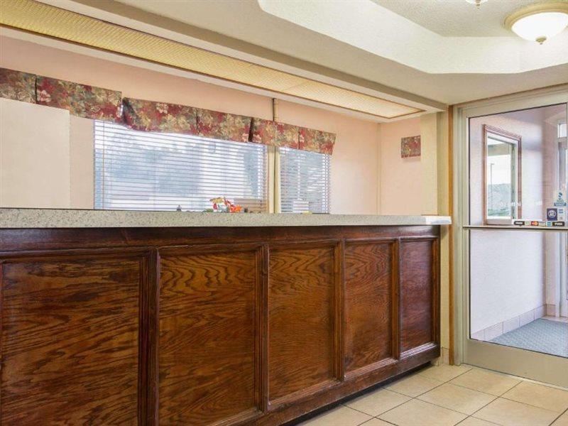 Hotel Super 8 By Wyndham Antioch/nashville South East 2*