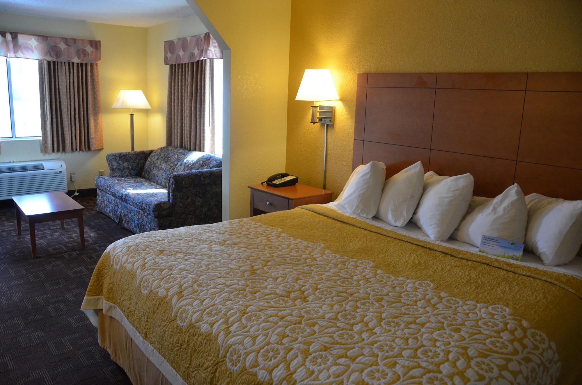 Days By Wyndham Airport East Hotel