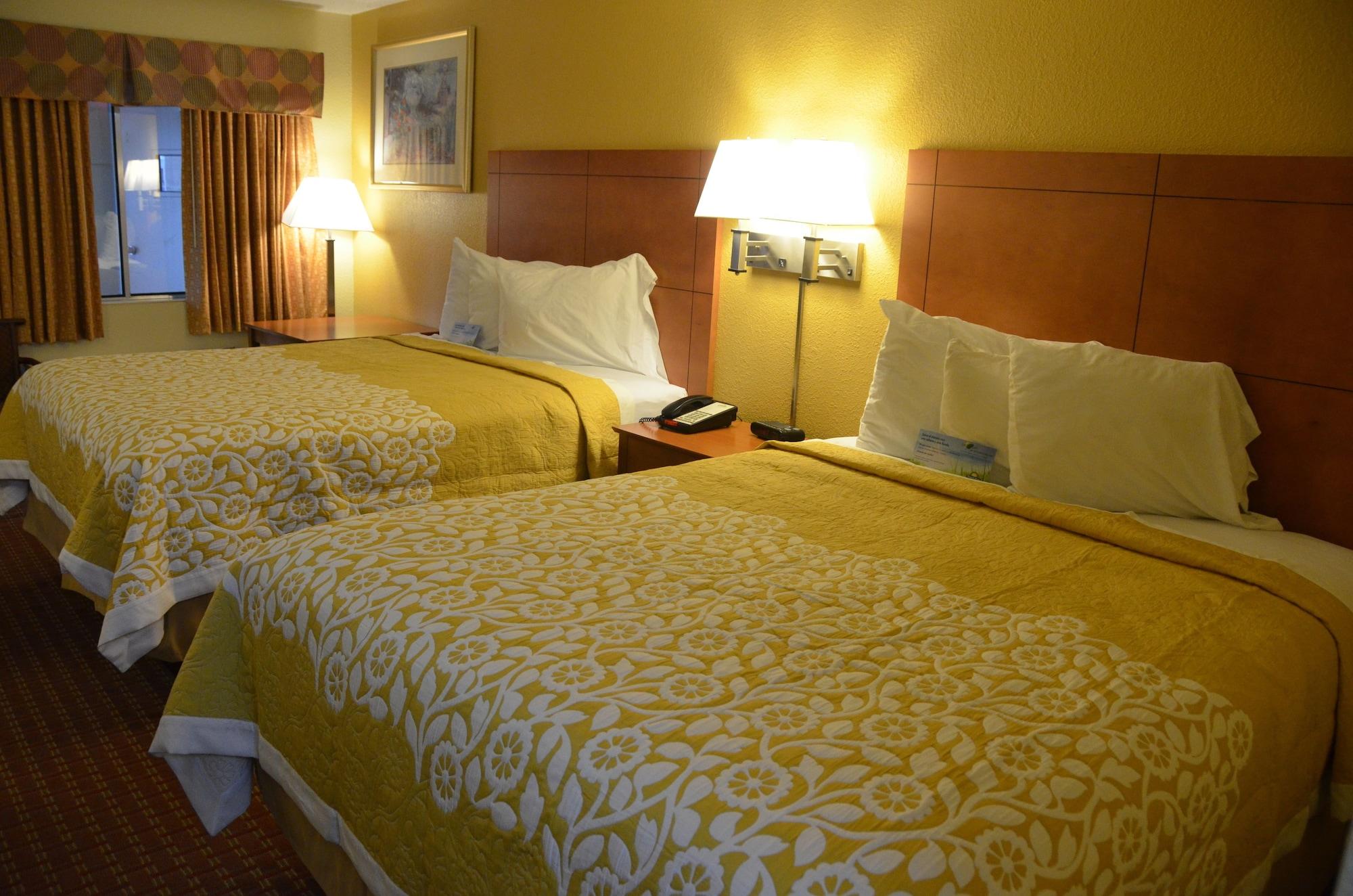 Hotel Days By Wyndham Airport East 2*