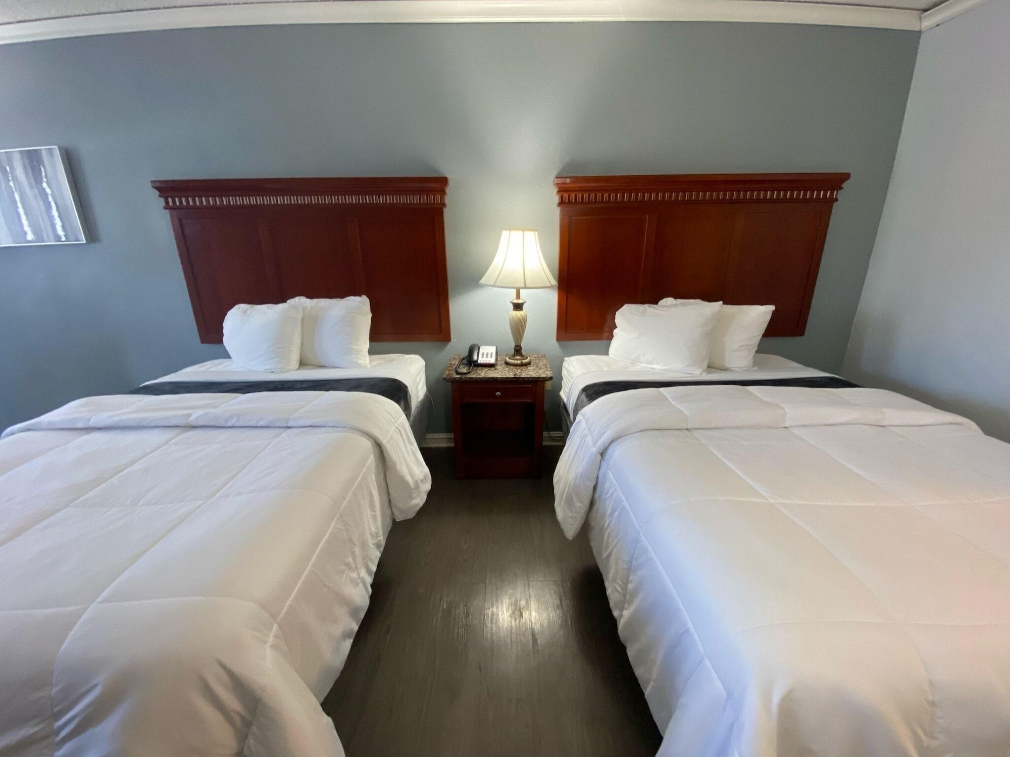 Hotel Quarters & 3*