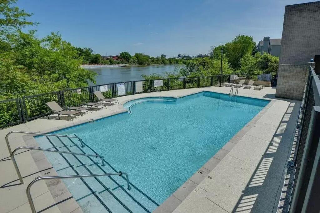 Apartment Nash Gold Private - 2bed, 2bath, Sleep 6, 25 Min Walk To Broadway And Attractions, Pool, Gym Nashville