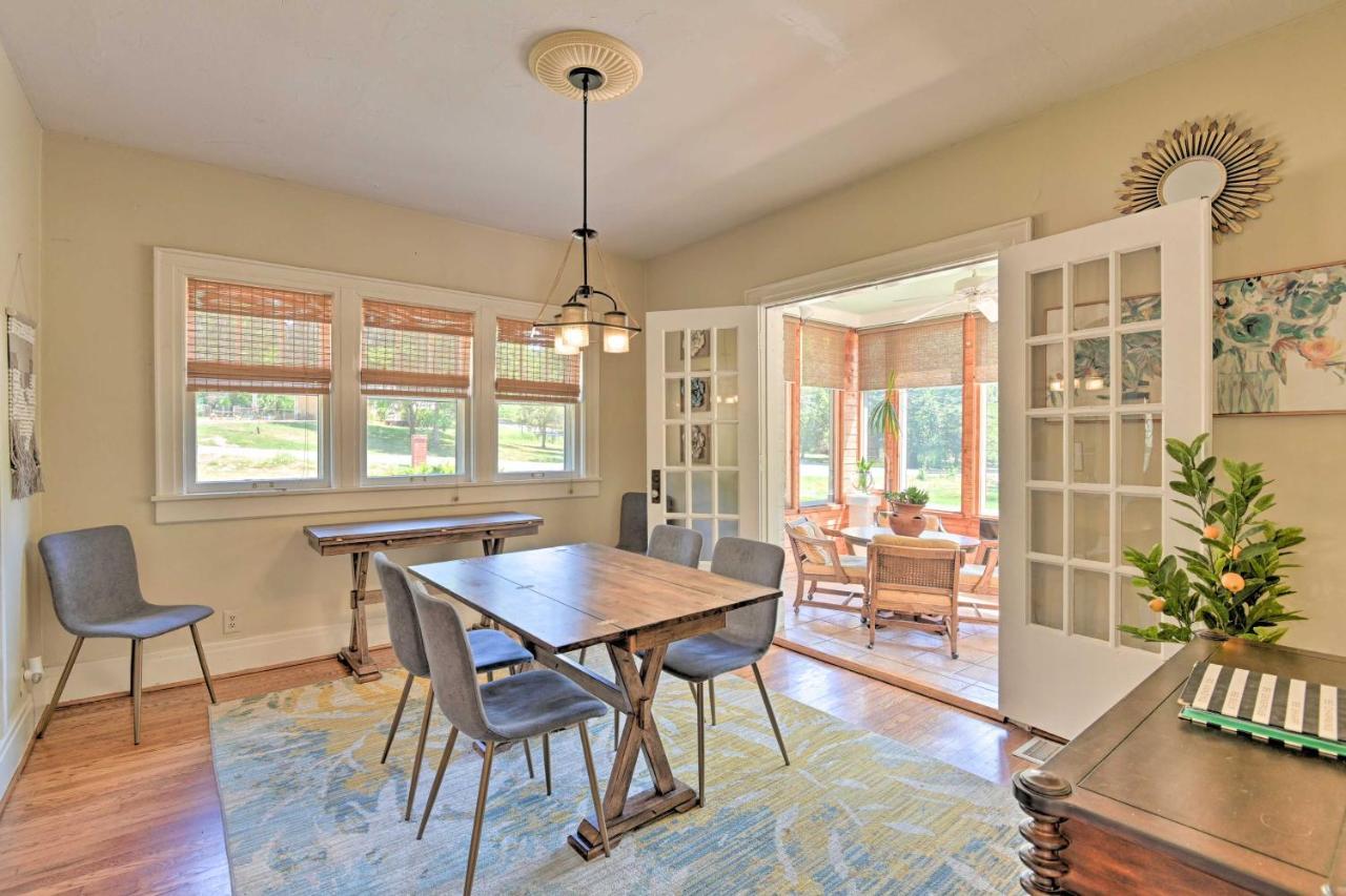 Spacious Retreat About 6 Miles To Broadway! *