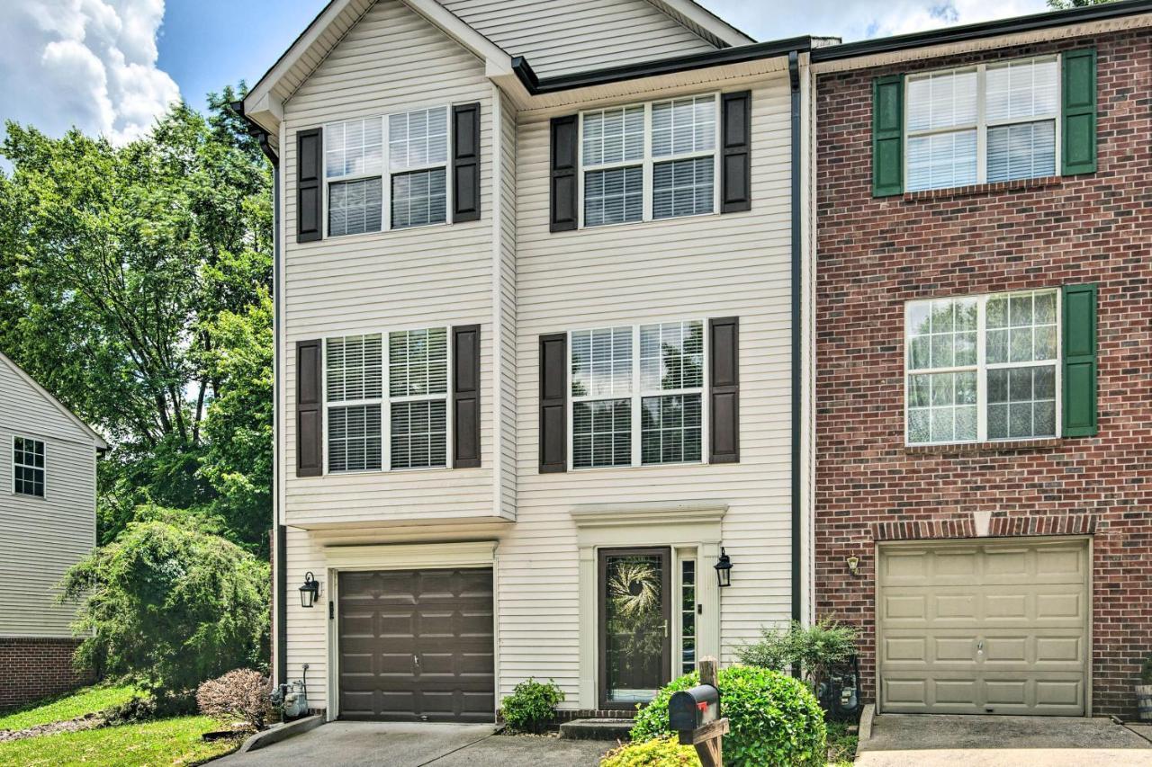 Spacious Nashville Townhome W\/ Private Deck & Yard