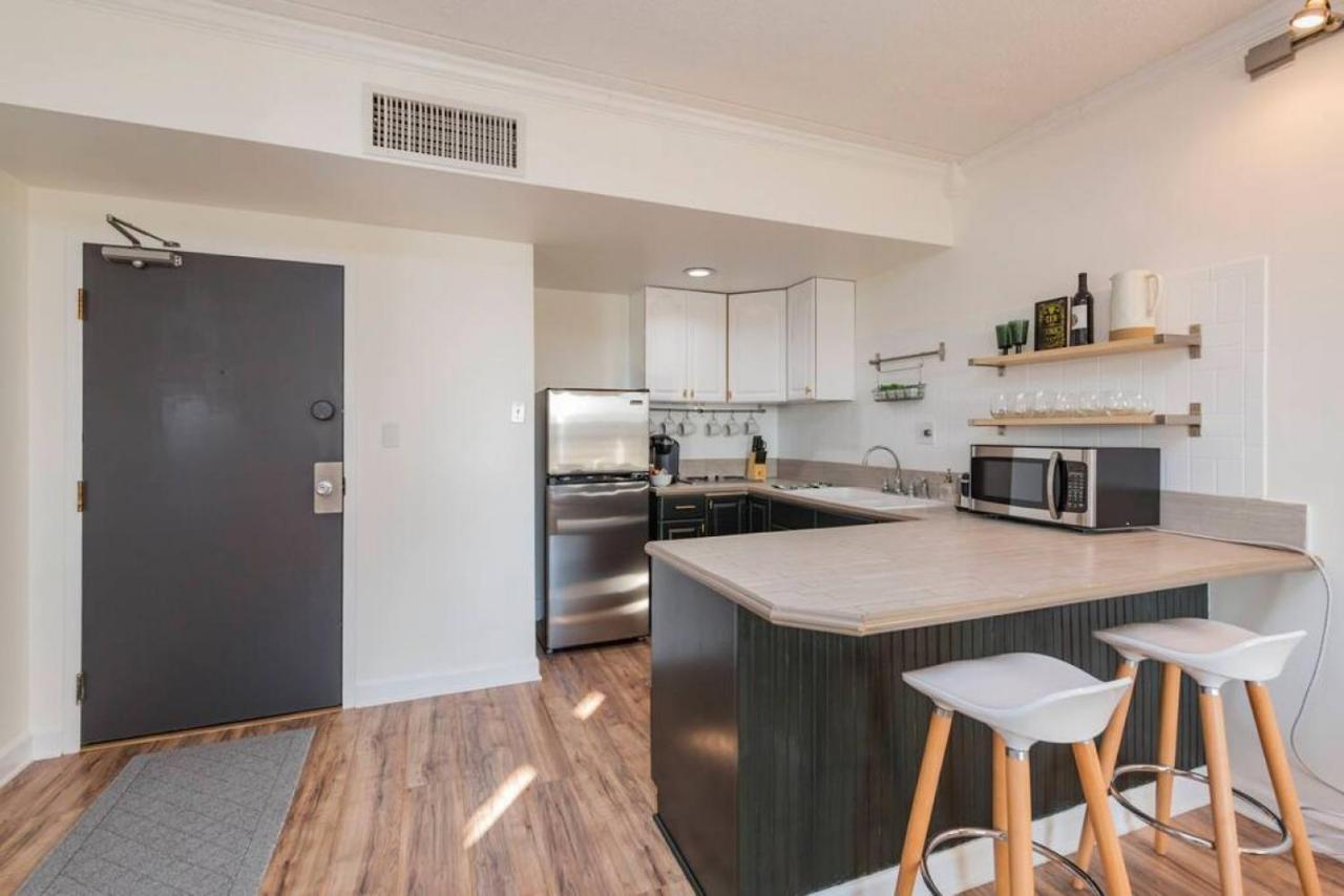 Music Row Retreat With Pool And Free Parking, Walk To Bars!