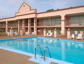 Super 8 By Wyndham Near Downtown / I-40 Nashville