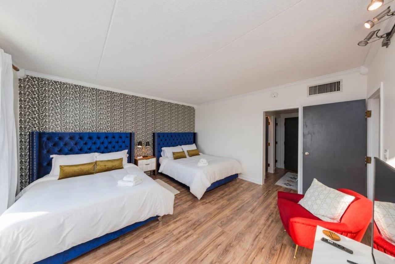 Music Row Retreat With Pool And Free Parking, Walk To Bars! Apartment Nashville