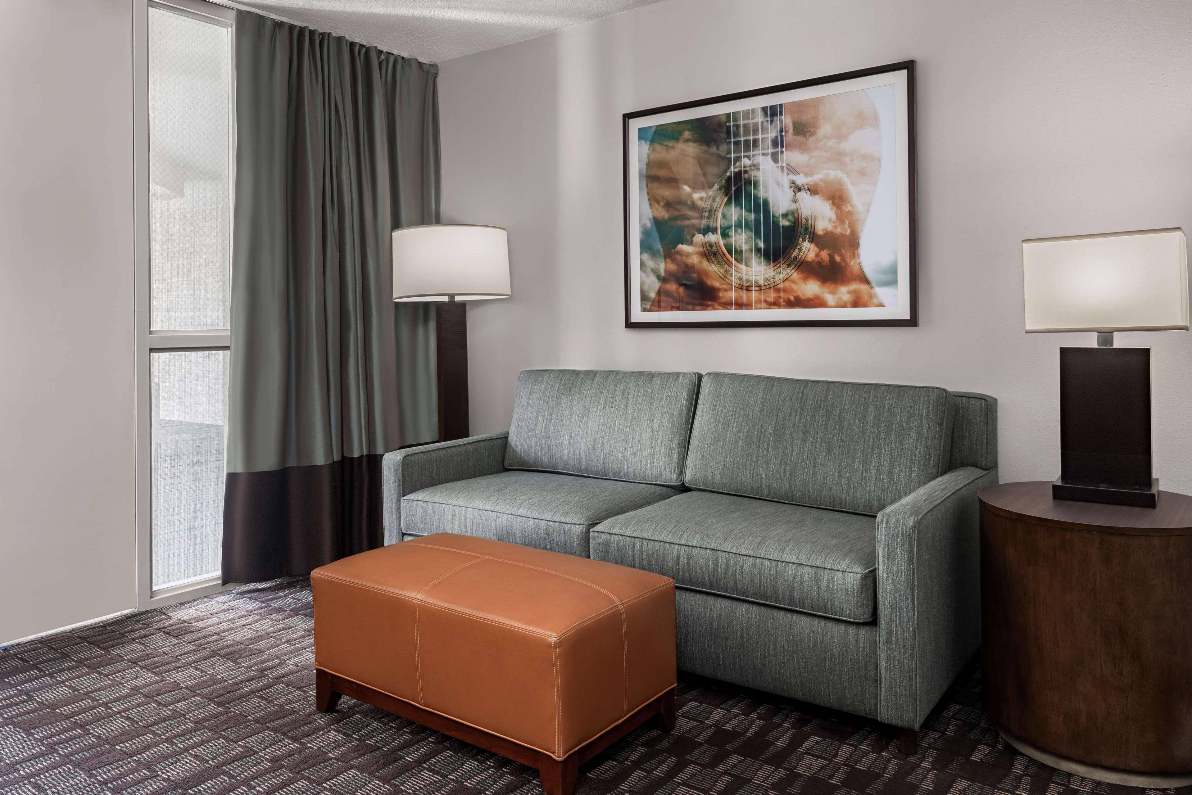 Hotel Embassy By Hilton Airport Nashville