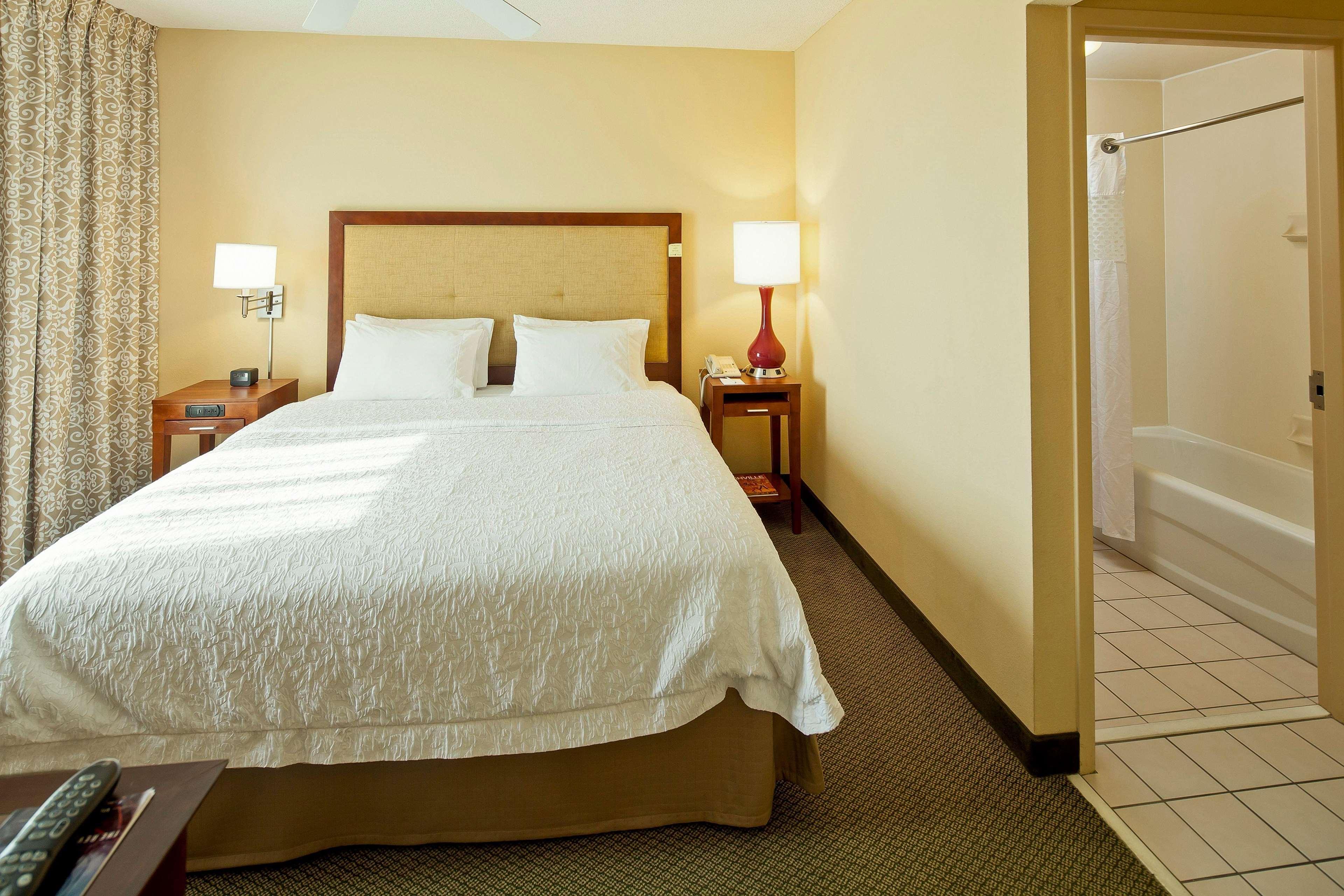 Hampton & Nashville-green Hills Hotel