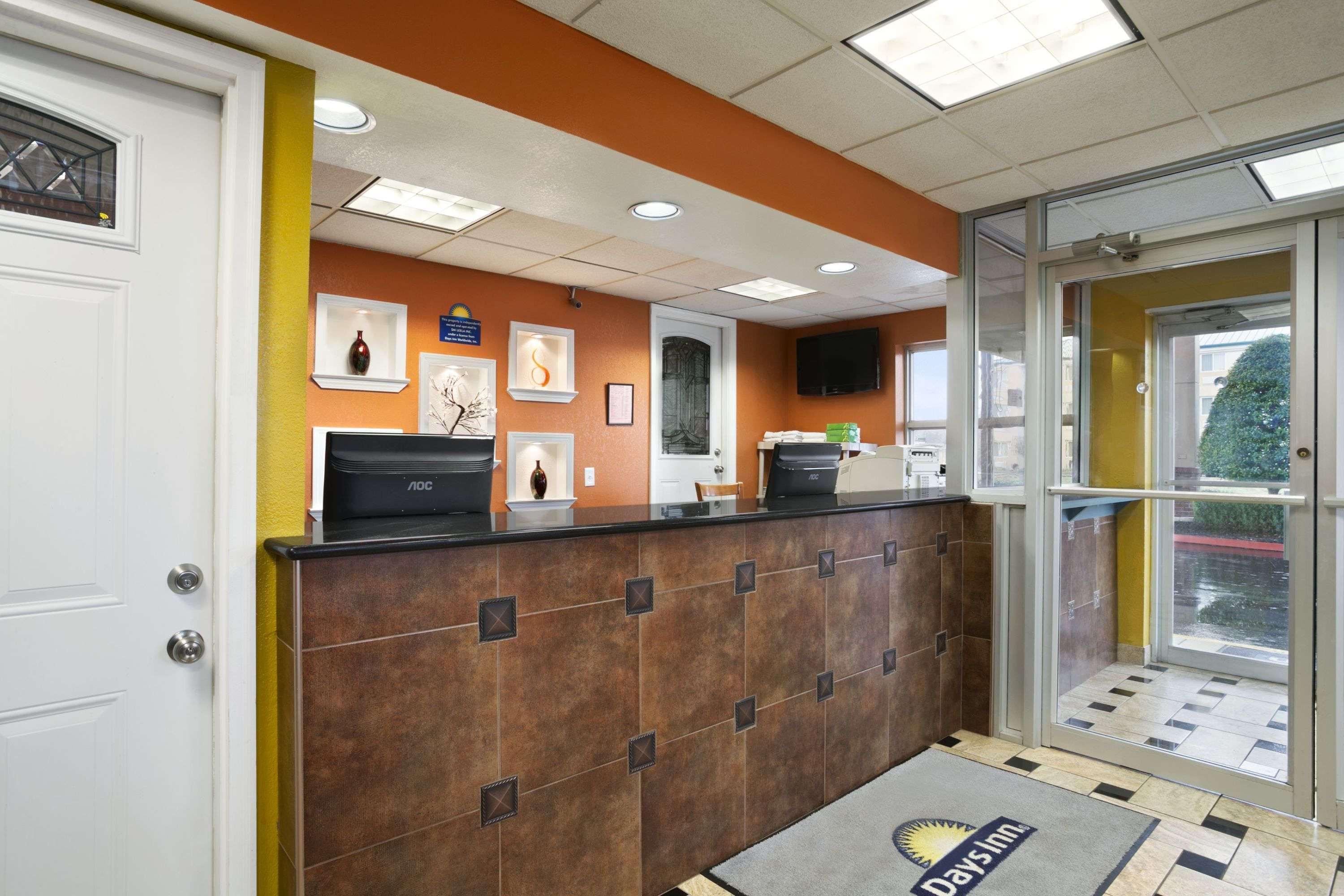 Days By Wyndham Airport East Nashville