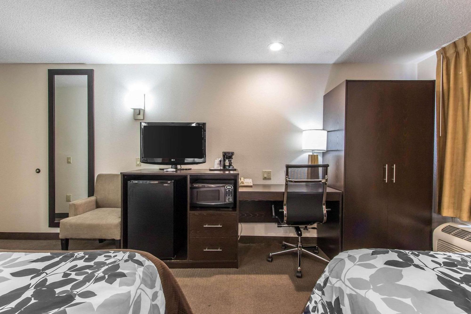 Sleep Near Percy Priest Inn 2*