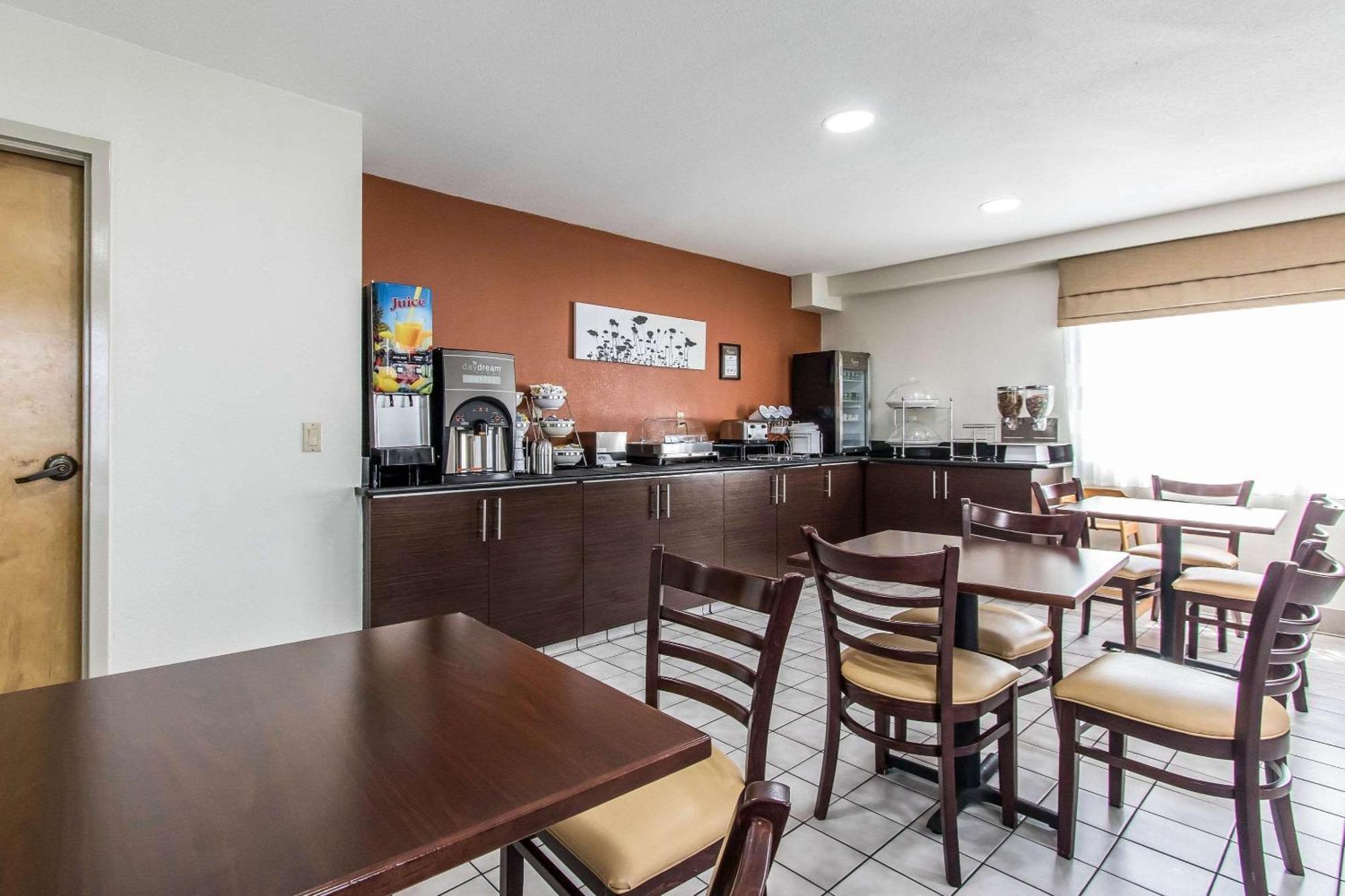 Sleep Near Percy Priest 2* Nashville