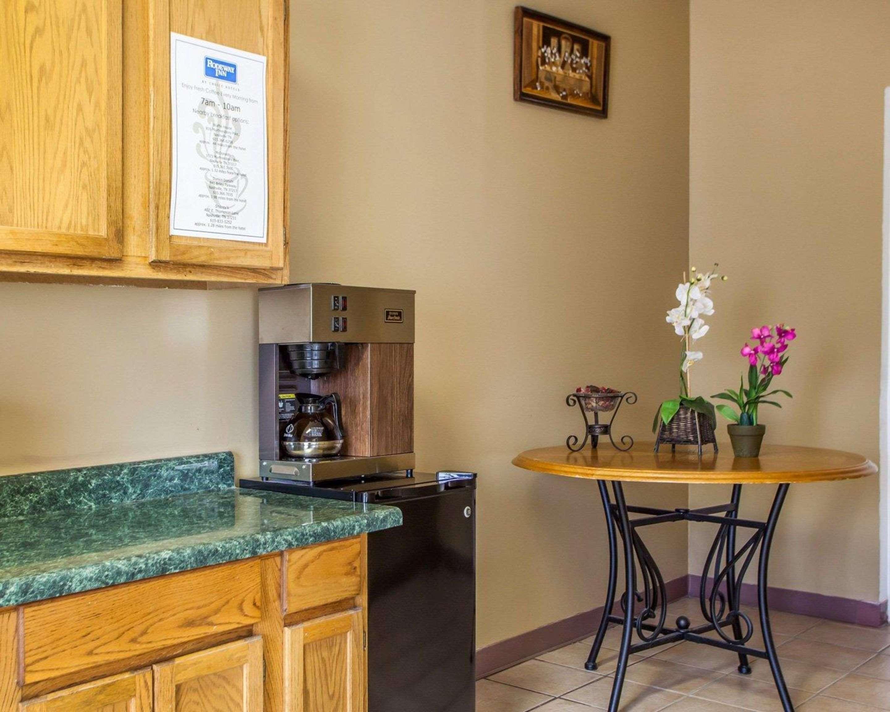 Hotel Rodeway Airport