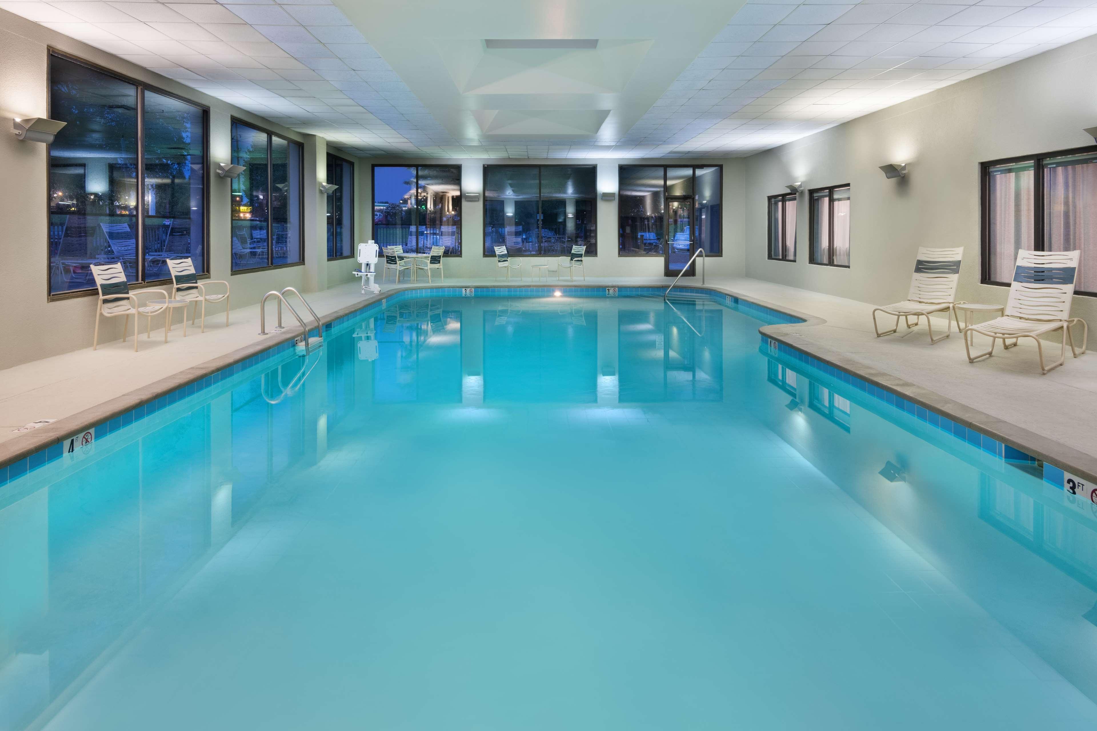 Radisson Airport 3*