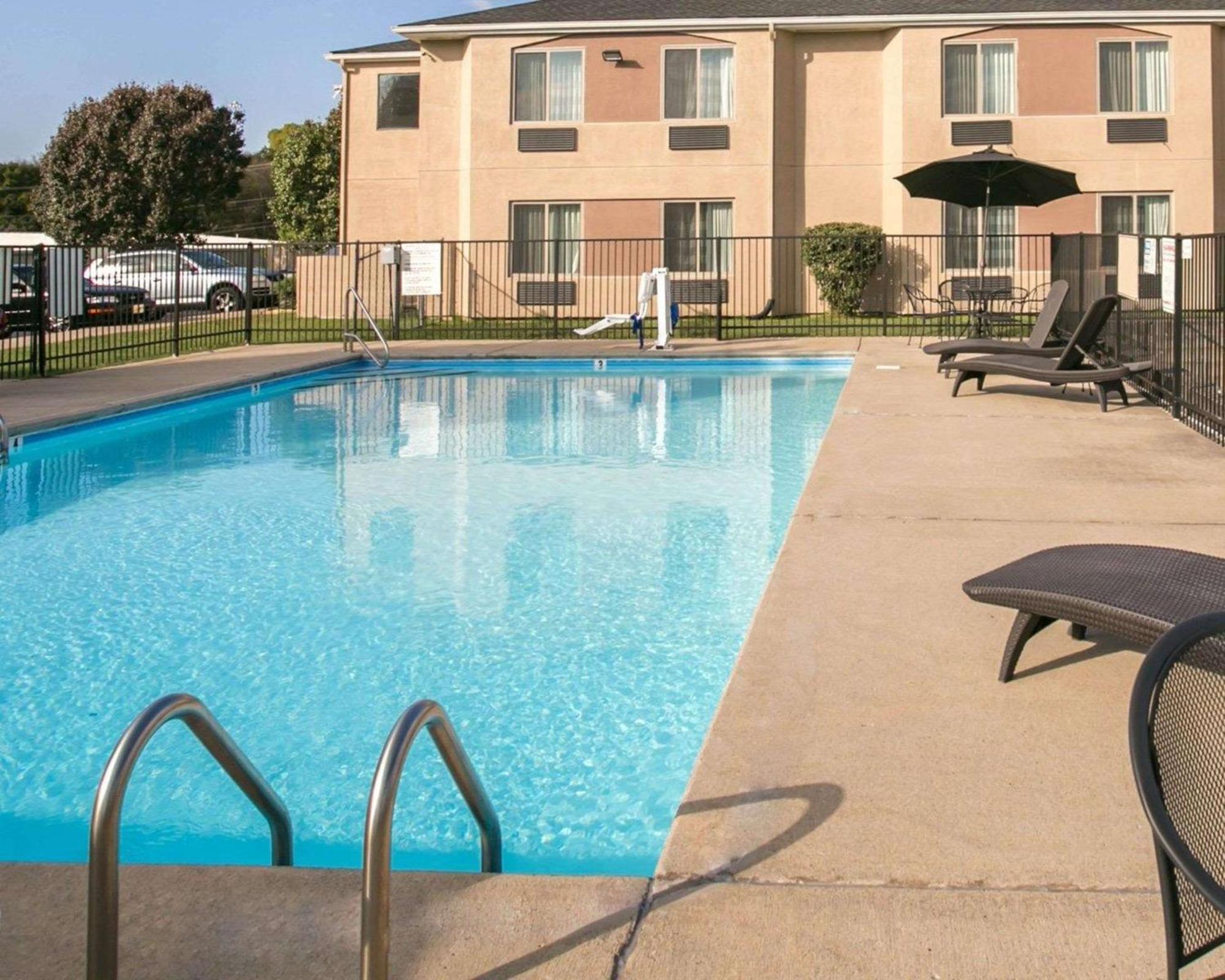 Inn Sleep North - Downtown Area 2*