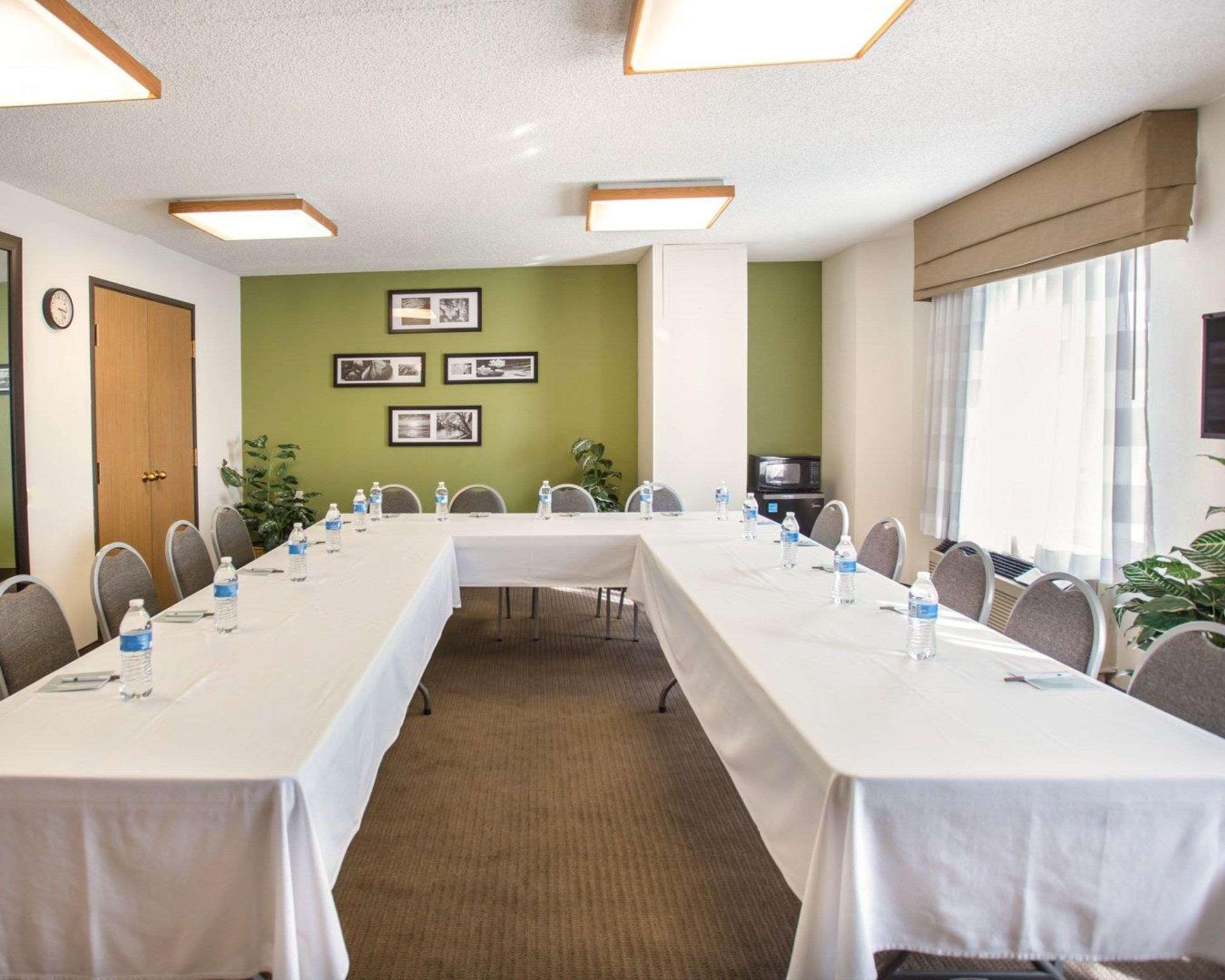 Sleep North - Downtown Area Inn