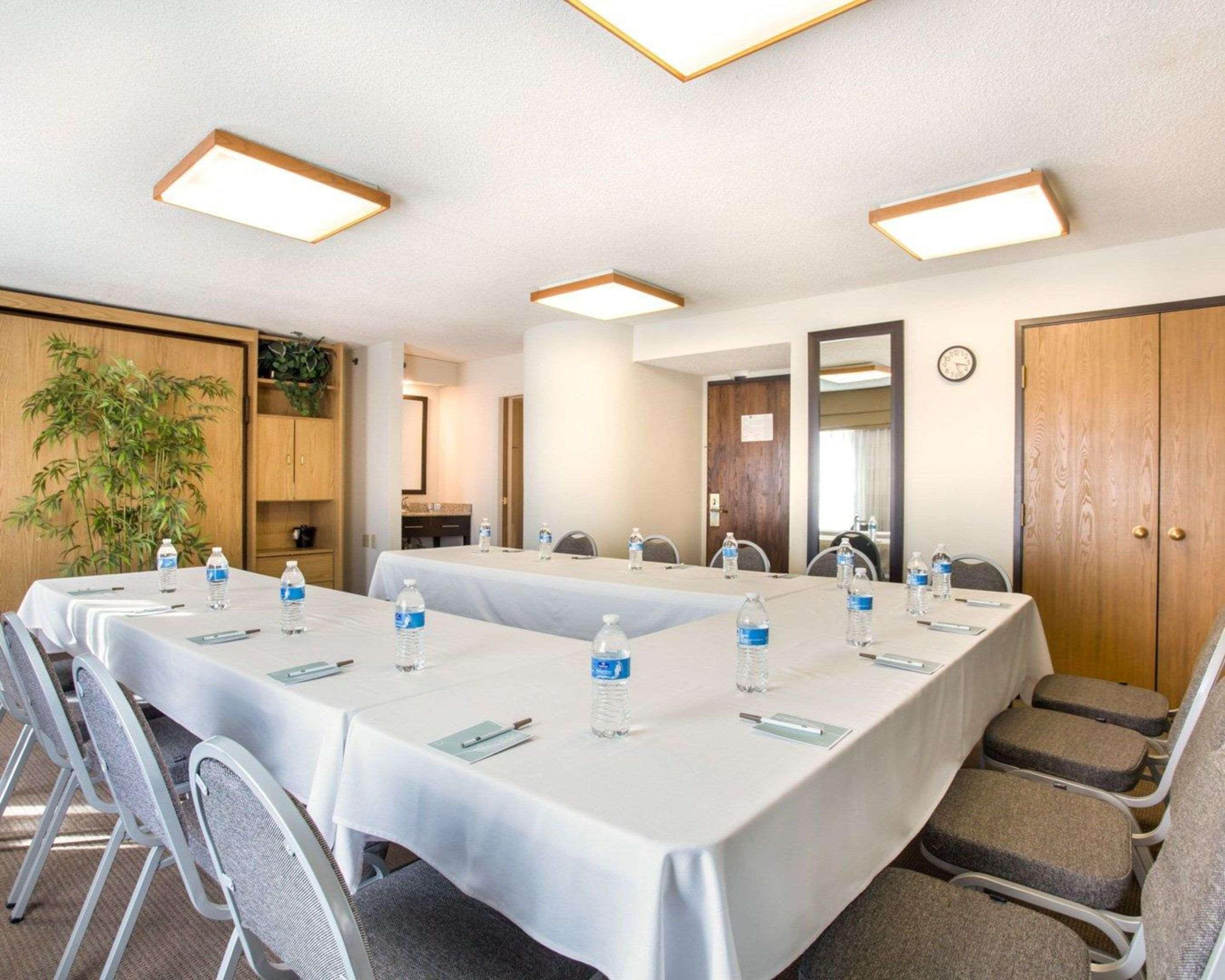 Sleep North - Downtown Area Inn 2*