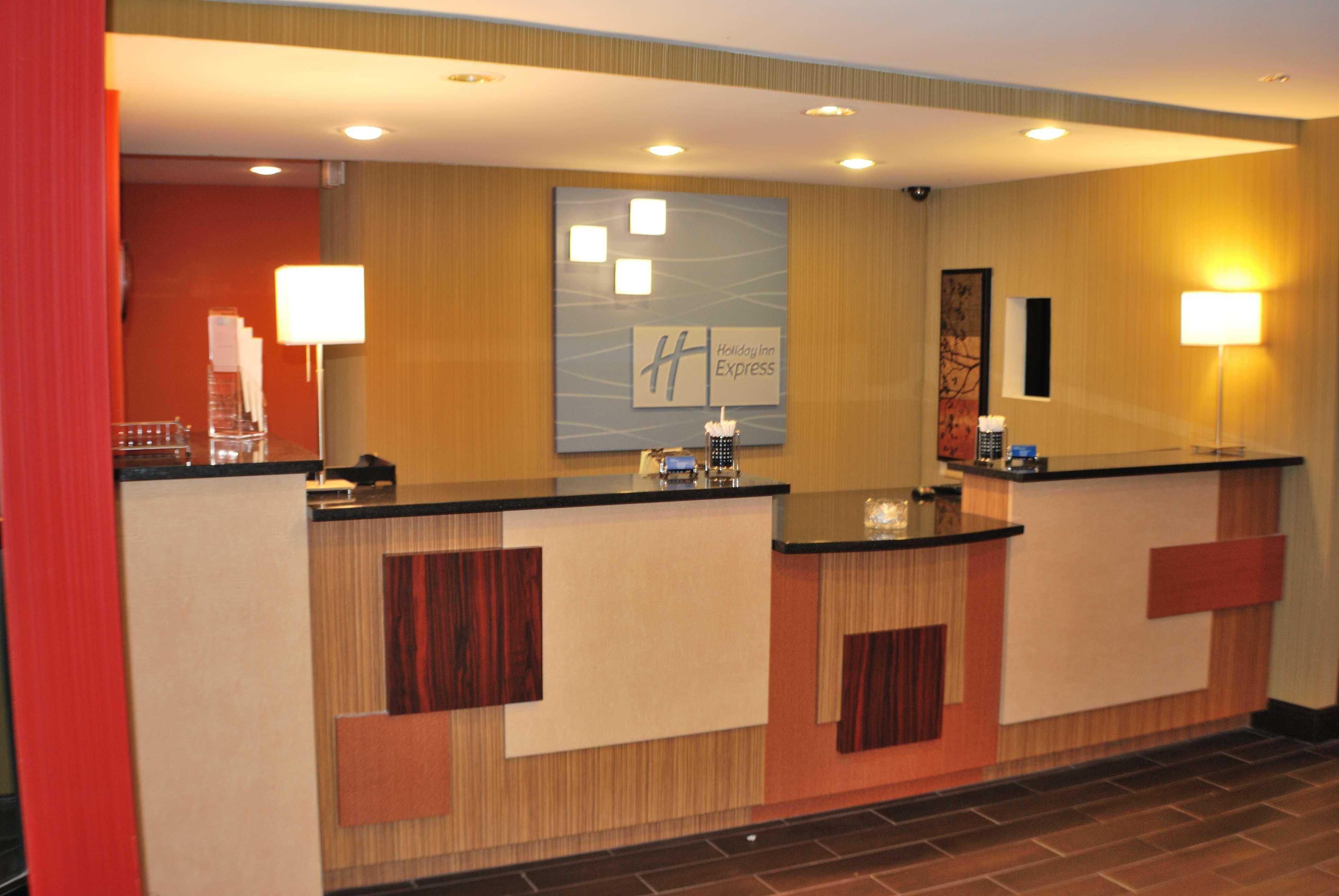 Express W-i40 By Ihg Nashville
