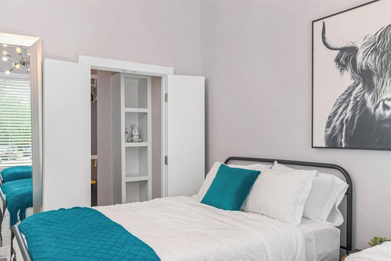 1st Floor No Steps - 2 Miles To Downtown *