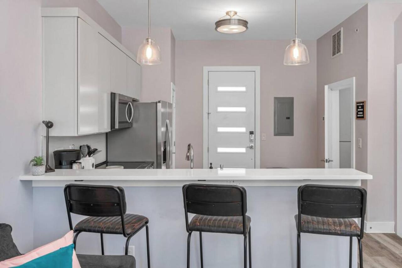 1st Floor No Steps - 2 Miles To Downtown Apartment