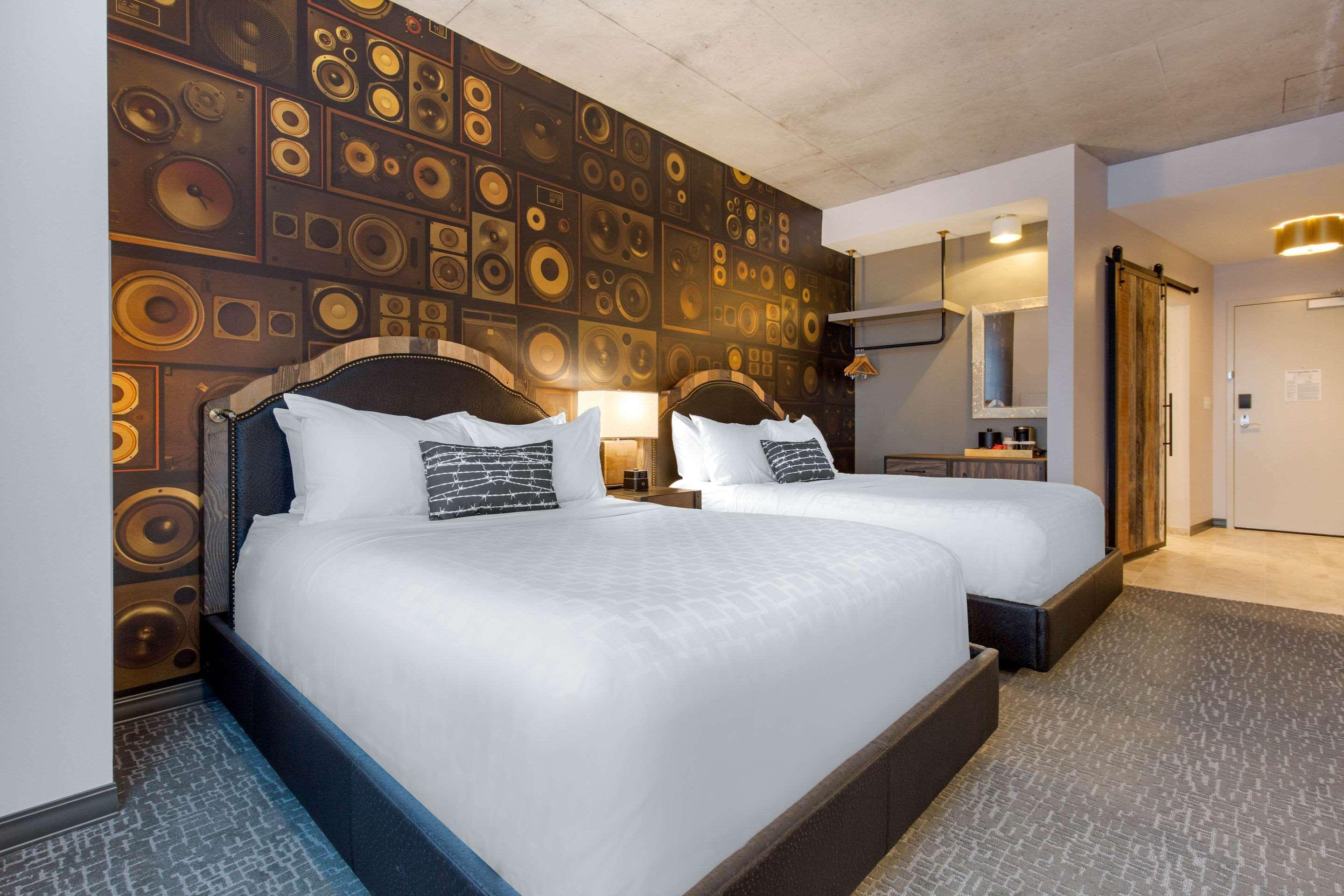 Cambria Downtown 4*