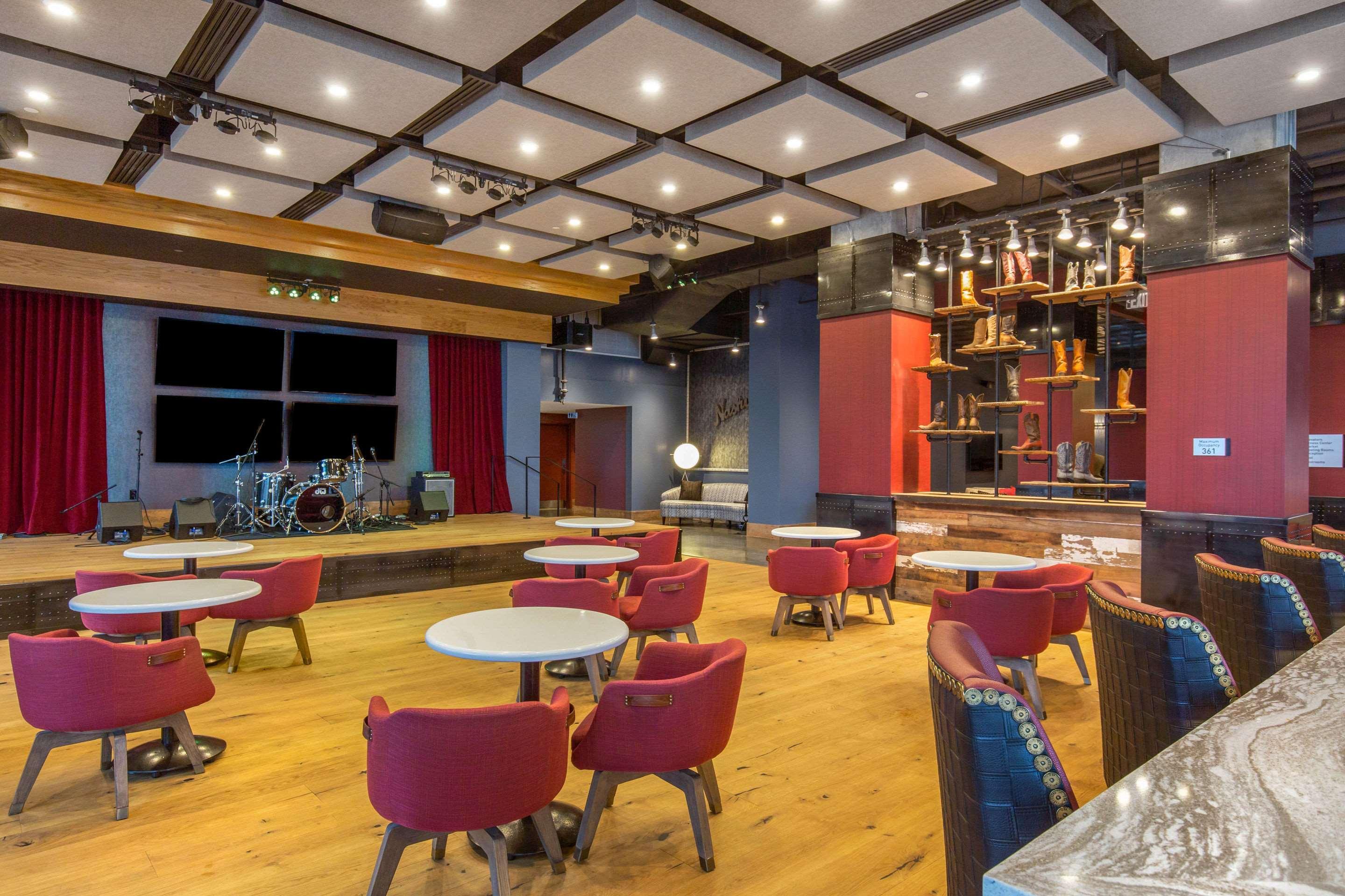 Cambria Downtown 4*