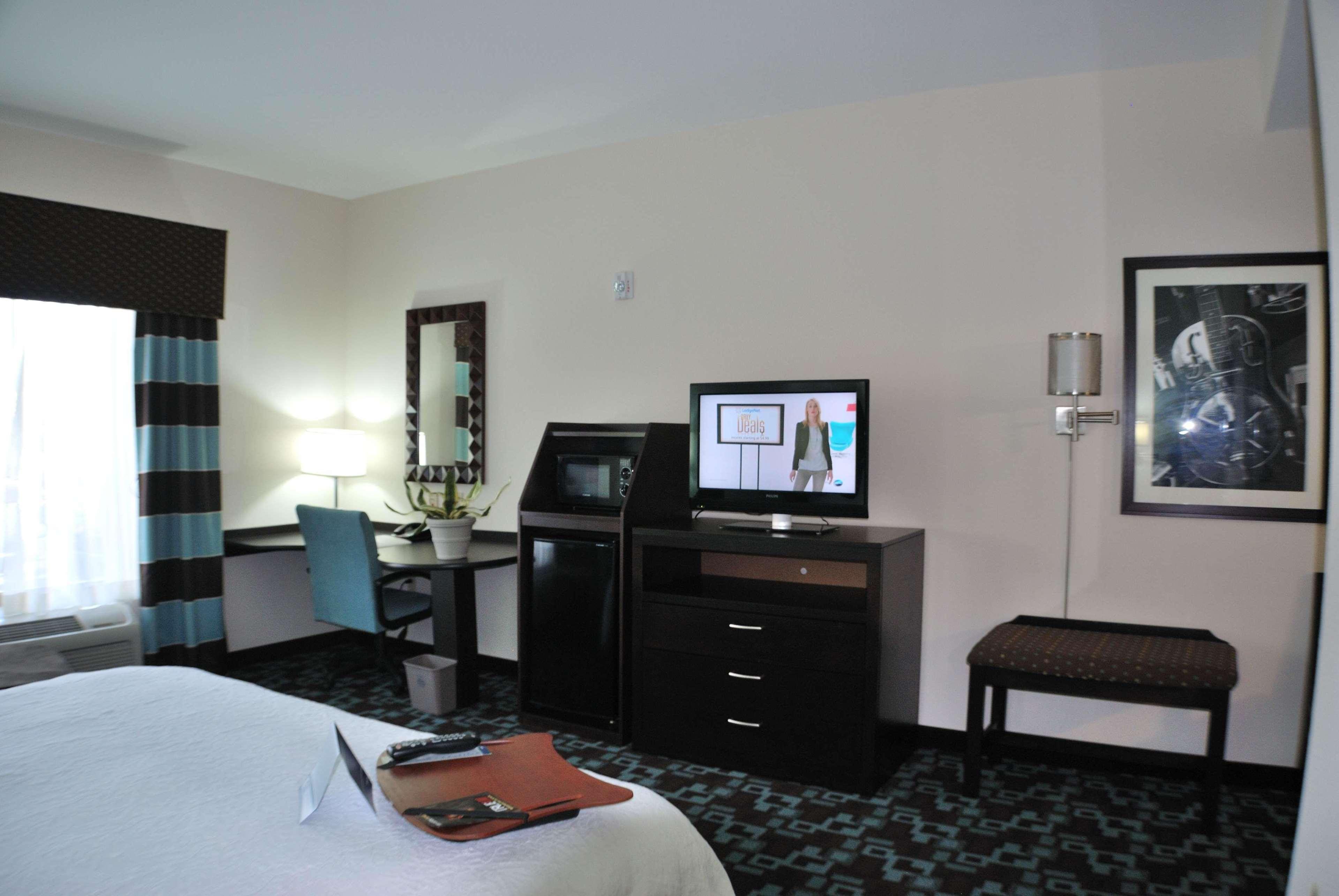 Hampton & At Opryland 3* Nashville